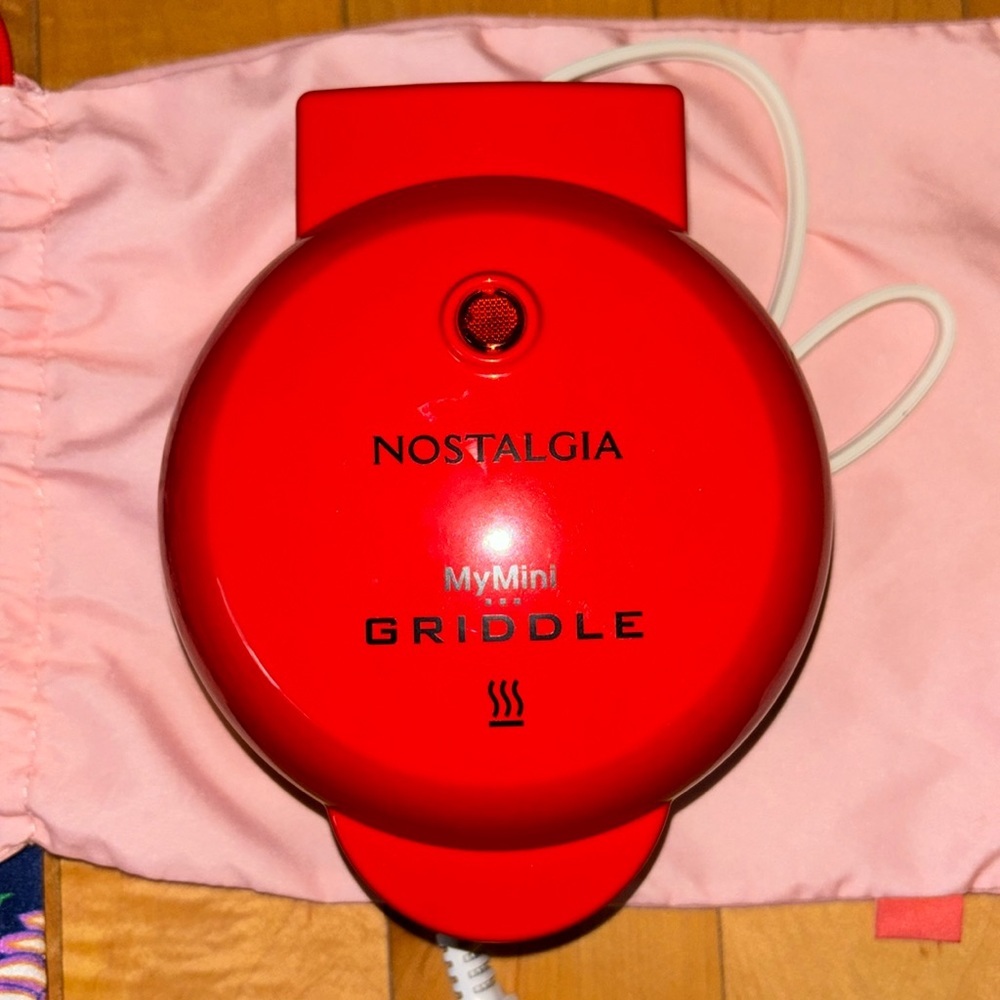 Nostalgia MyMini Griddle, 5 inch, Red